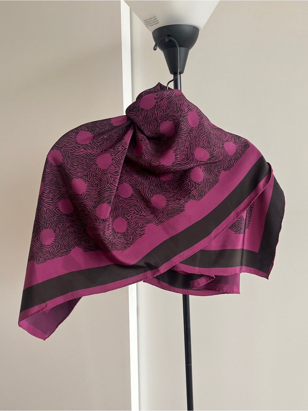 New Burgundy Wine 🍷 & Black Thick Silk Satin  Scarf Modern Print 32" x 35 Square